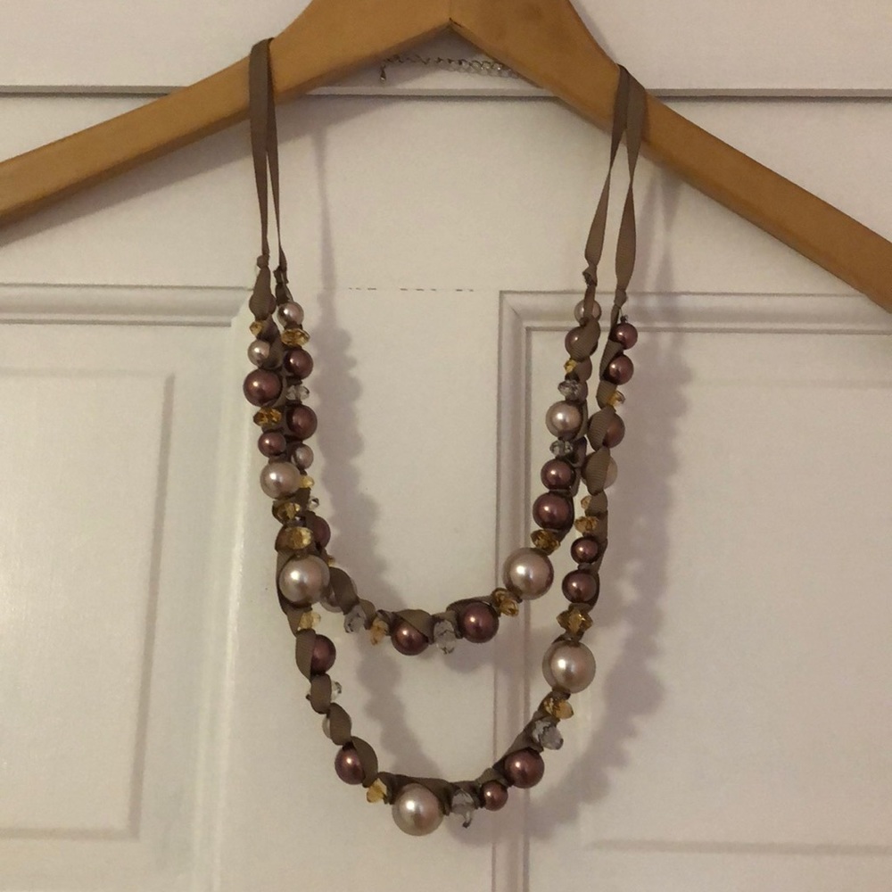 Gorgeous statement necklace!